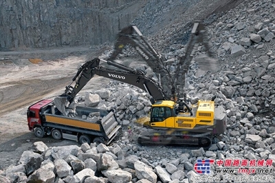 沃尔沃建筑设备携手青海通冠:挑战高原工况 服务魅力青海-沃尔沃-工程机械动态-中国路面机械网